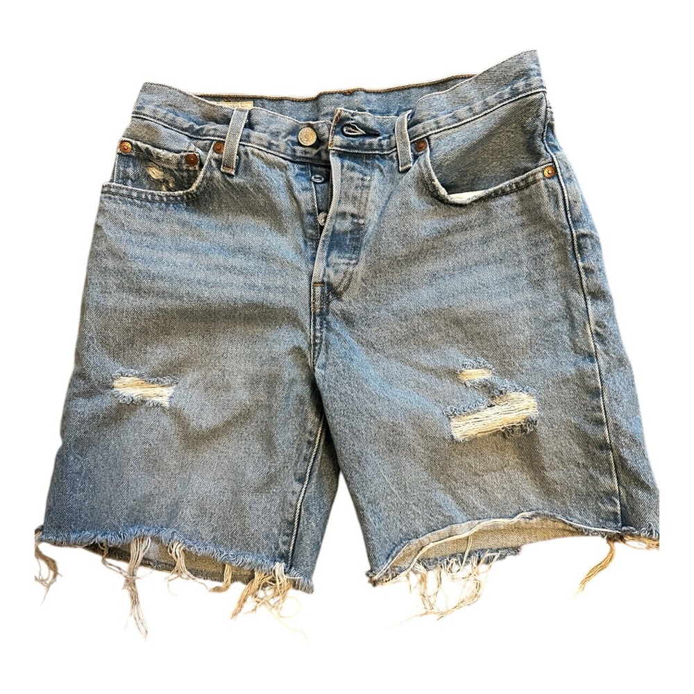 🎉HP🎉Levi’s 501 Mid Thigh Cut Off Denim Short